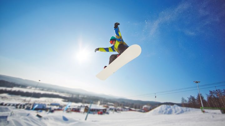Mikey Snowboards in a series with real commercial hooks Mikey Snowboards in a series with real commercial hooks